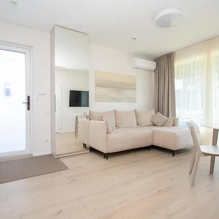 Cohost I Apt With Terrace, Selfcheck-in & Parking Apartment